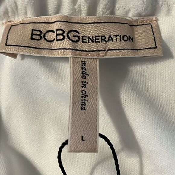 BCBGeneration White Eyelet Mini Skirt New w/out tags Size Large - Picture 7 of 13